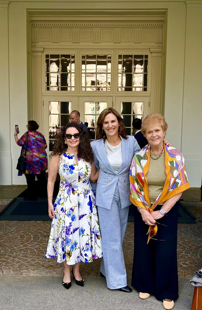 Thank you to two of our dynamo special envoys, @StateSEAS Ambassador Deborah Lipstadt and @SarahMorgenthau for their dedication to public service and upholding democracy and 🇺🇸 values and priorities across the 🌍