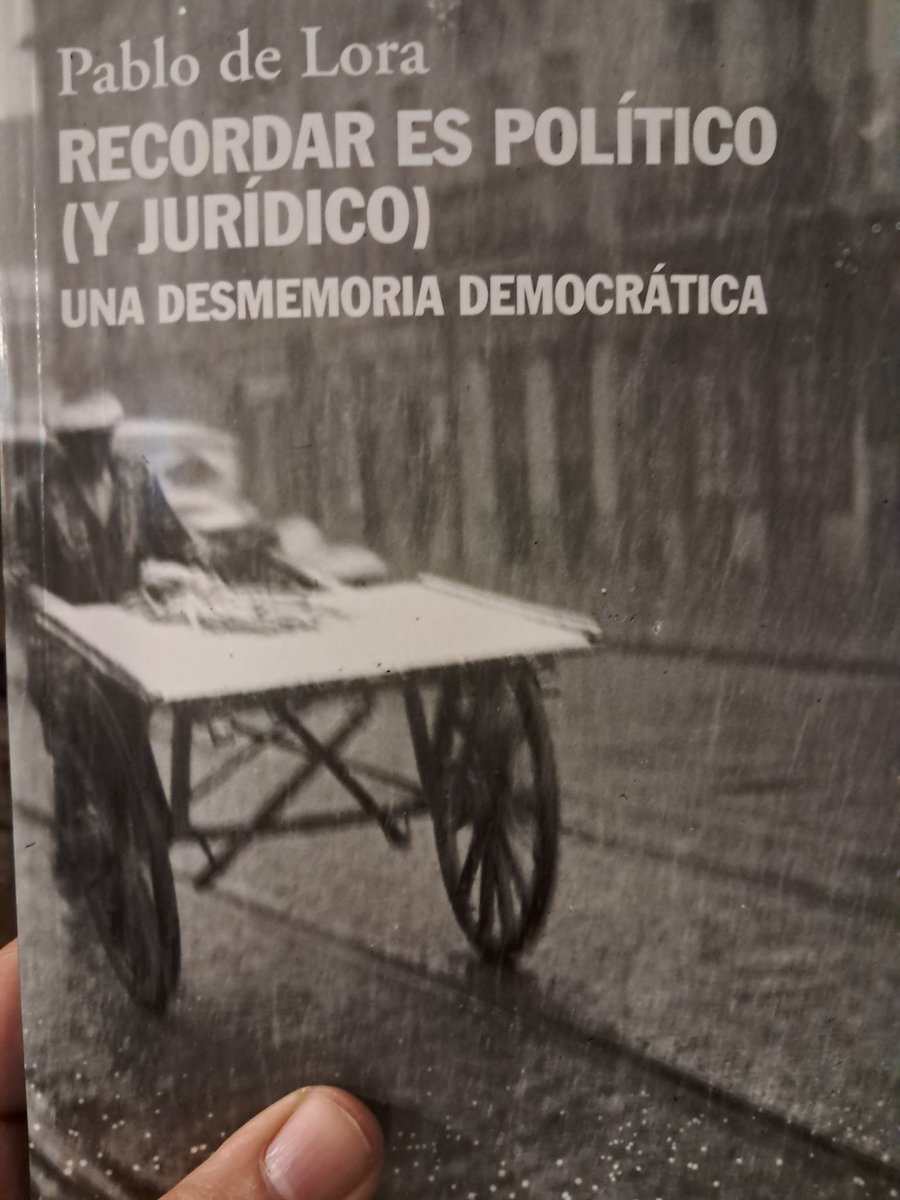 Conciso y personal, estoy disfrutando mucho de este repaso a las claves de nuestro interminable delirio nacional.