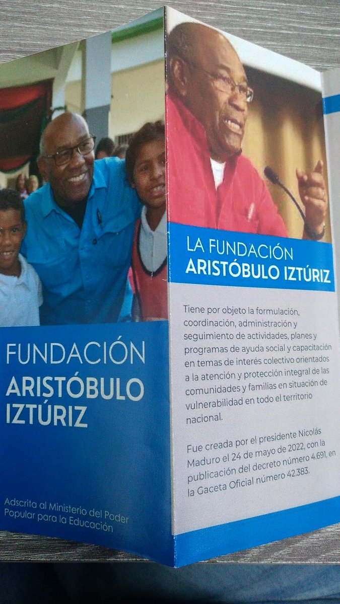 Representantes del @mppe y de la  Fundación “Aristóbulo Istúriz' realizaron una  visita institucional al @ei_simonbolivar este #21Mayo. Fortaleciendo alianzas en pro de la población estudiantil