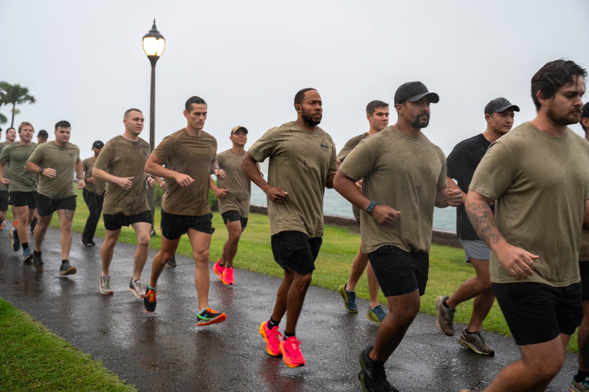 JointBasePHH's tweet photo. Last week the #25ASOS #TACPs, held their annual 24-hour run at Missing Man Memorial Park to honor the fallen and to help support the needs of the family members who were left behind. United States Air Force #25ASOS #jbphh @usairforce #rainorshine
π· @15thwing https://t.co/QZkMb7LXyv