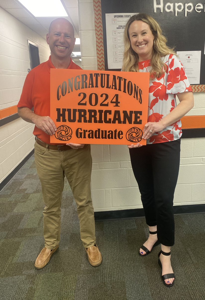 🎉 #gradsignblitz <a href="/WHSCane/">Wilmington HS</a>