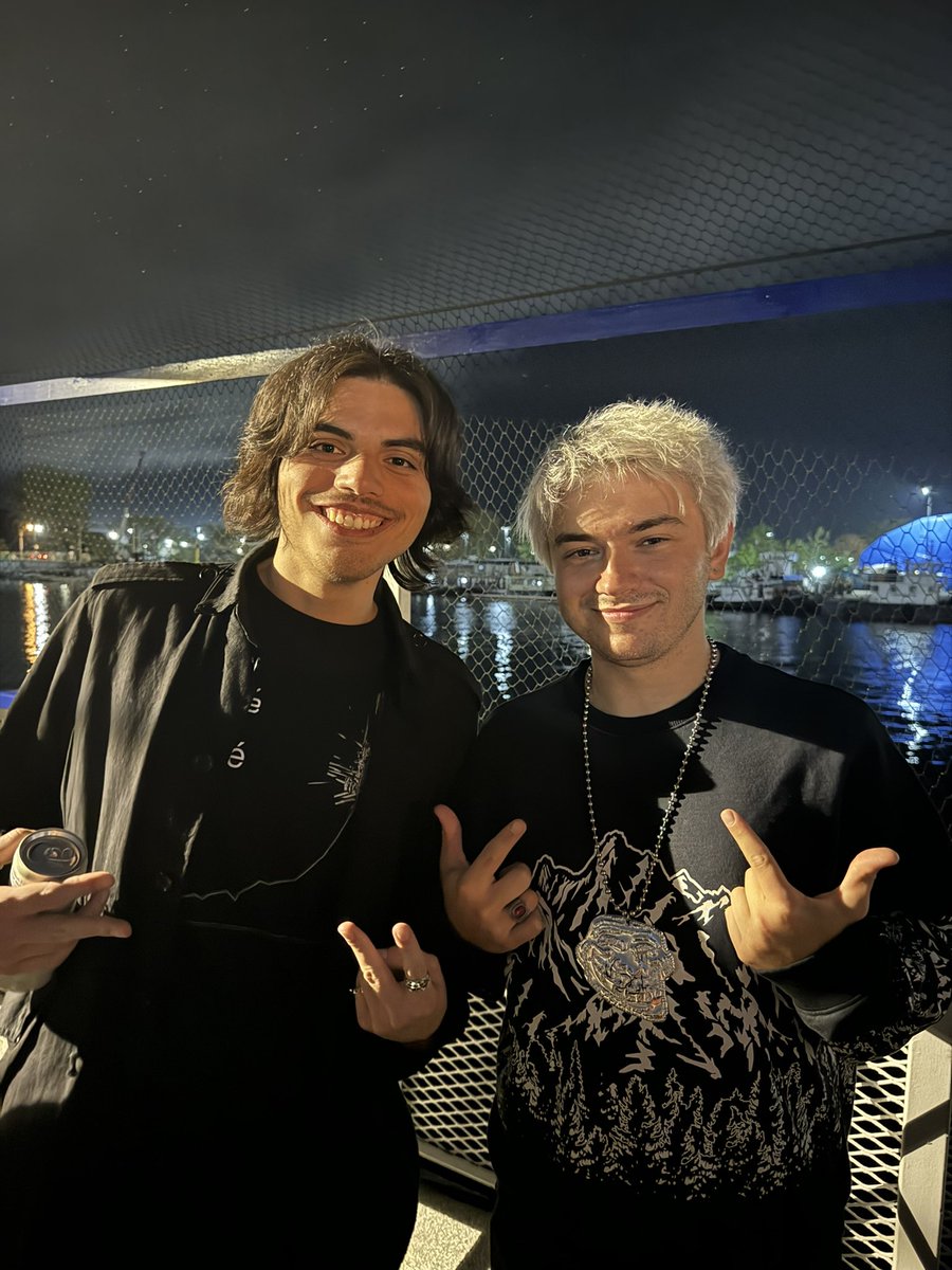 teehee_xddd's tweet photo. More like Troll on my level X #newice #hfam https://t.co/ZN7Pk1CDZ2