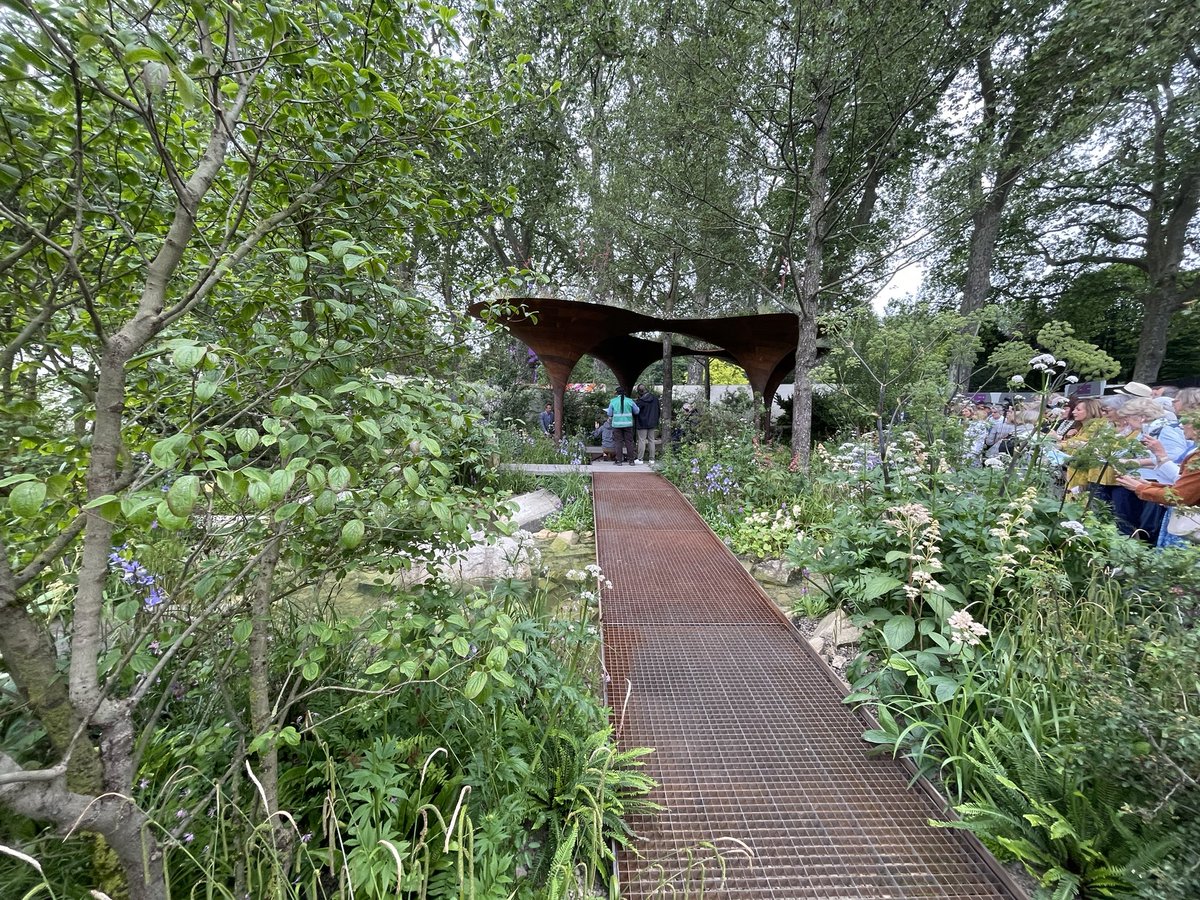 Another beautiful and accessible garden at #ChelseaFlowerShow this time it’s the @WaterAidUK garden by @tommasseyuk #AXSChat