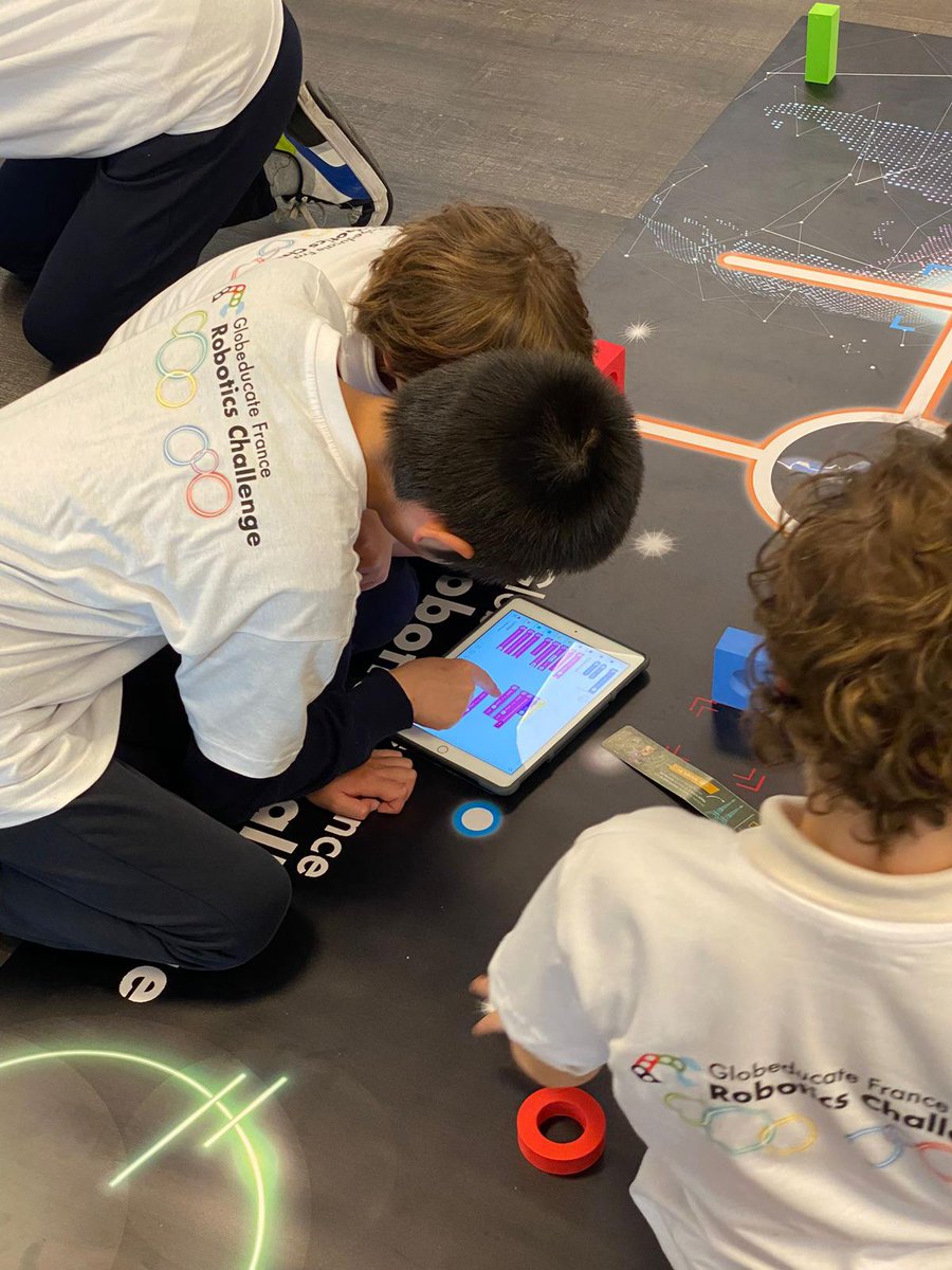 Une journée qui s'achève avec pleins de souvenirs pour cette nouvelle édition 2024 du <a href="/Globeducate/">Globeducate</a> France Robotics Challenge. 44 équipes, 147 élèves. Merci à tous et à l'année prochaine, à l'international... :) <a href="/jpdavasse/">Jean Pierre Davasse</a> <a href="/JeanXavieMoreau/">Moreau Jean-Xavier</a> <a href="/EIBParis/">EIB Paris</a>