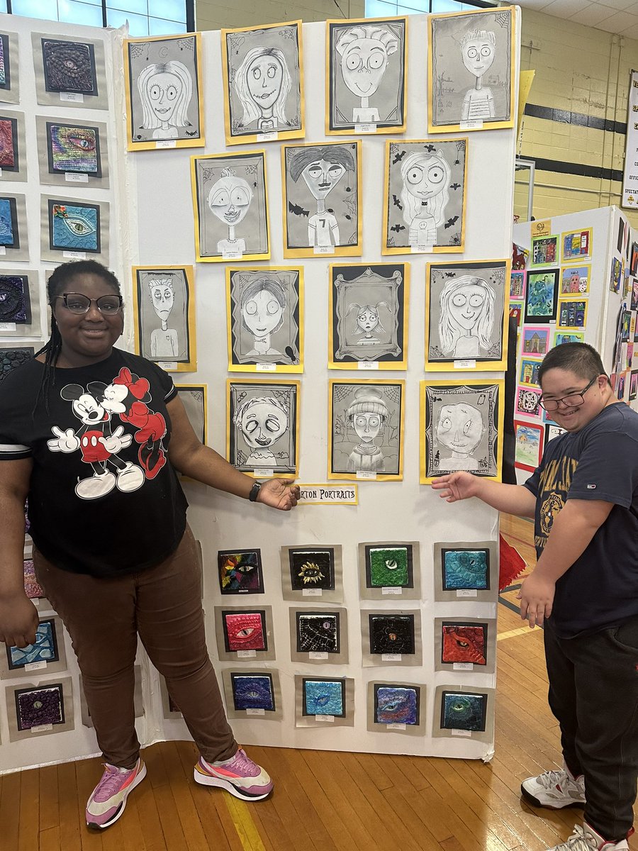 TheRamsHaven's tweet photo. Our ⭐️⭐️ in the 🖼️ 🎨 show 🤩👏🏼 https://t.co/5GdD6PH1Bb