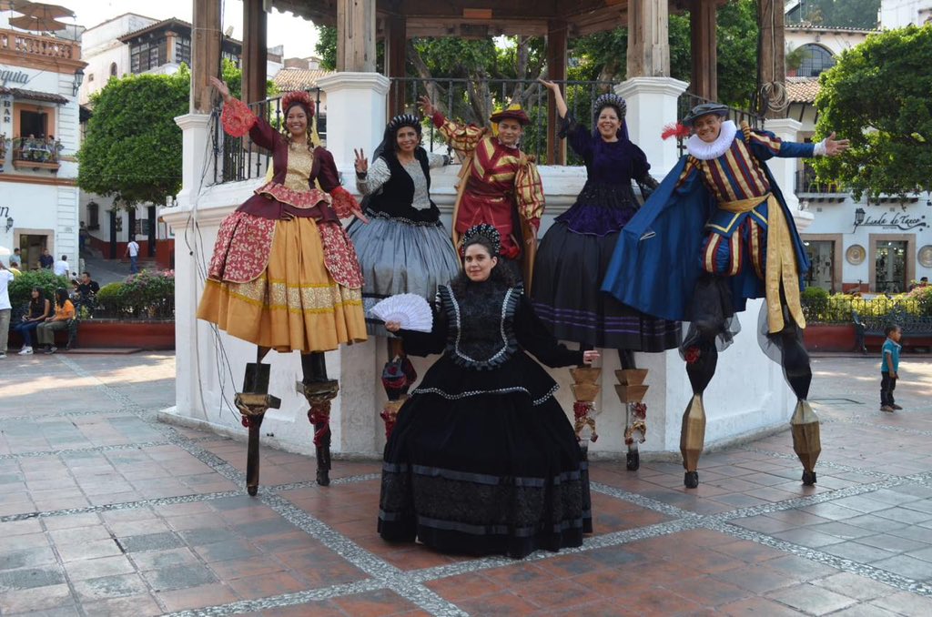 EvelynSalgadoP's tweet photo. Las Jornadas Alarconianas continúan desarrollándose, llenando de encanto nuestro pueblo mágico de Taxco de Alarcón. La danza, el teatro, la poesía y la literatura están ofreciendo momentos inolvidables a todos los asistentes. ⛪️🎭 https://t.co/zOT3DihY7D
