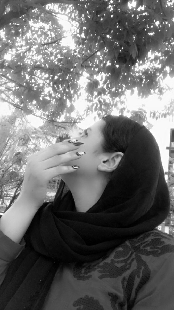 Tubatajik's tweet photo. کسانی را که در روحمان گل می کارند
کجای دلمان بگذاریم
که خوب نگهشان داریم...

 جمال ثریا https://t.co/NFfZHyfNBE