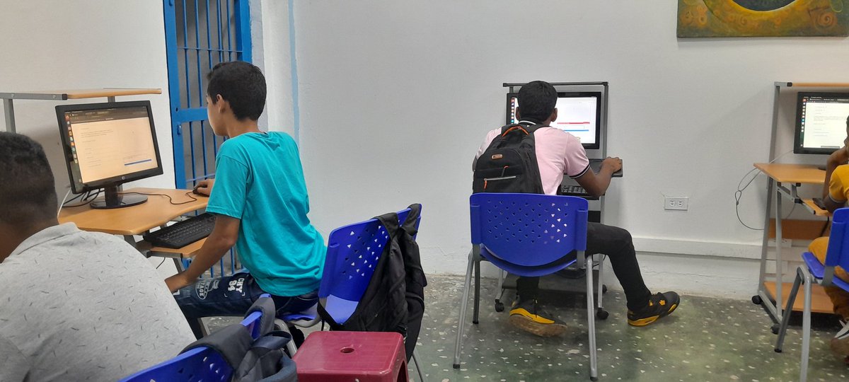 Hoy reforzando los conocimientos teóricos de programación en el grupo estable en el Infocentro Anz20 Ateneo de El Tigre