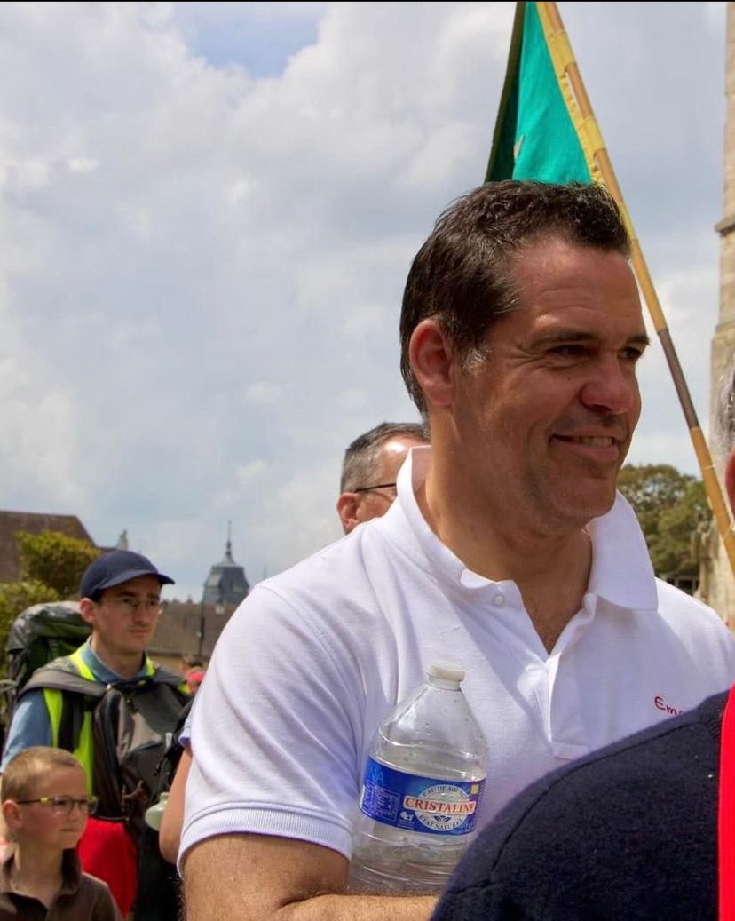 ActLegitimiste's tweet image. Prince des Lys et pèlerin de Dieu

Dans les pas de son père le Prince Alphonse, @louisducdanjou successeur au trône de France s'est rendu à l'appel de #Chartes 

C'est là aussi qu'Henri IV, dans une France encore déchirée, fut sacré roi de France en 1594

#Royaliste #Légitimité