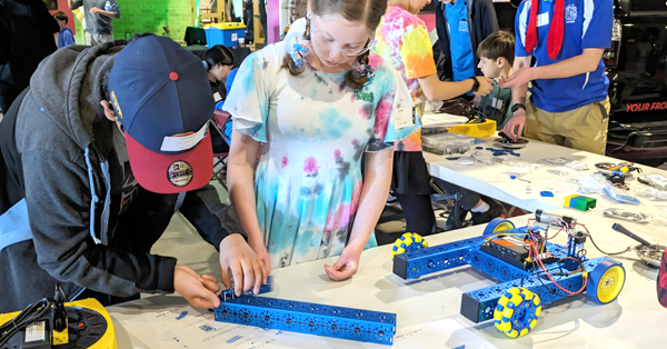 Studica's tweet image. Students at the FIRST Colorado Level UP Workshop event are working on a robotic arm using parts from Studica Robotics! coloradofirst.org/levelup/ studica.com/robots #ColoradoFIRST #robotics #robotarm @coloradofirst