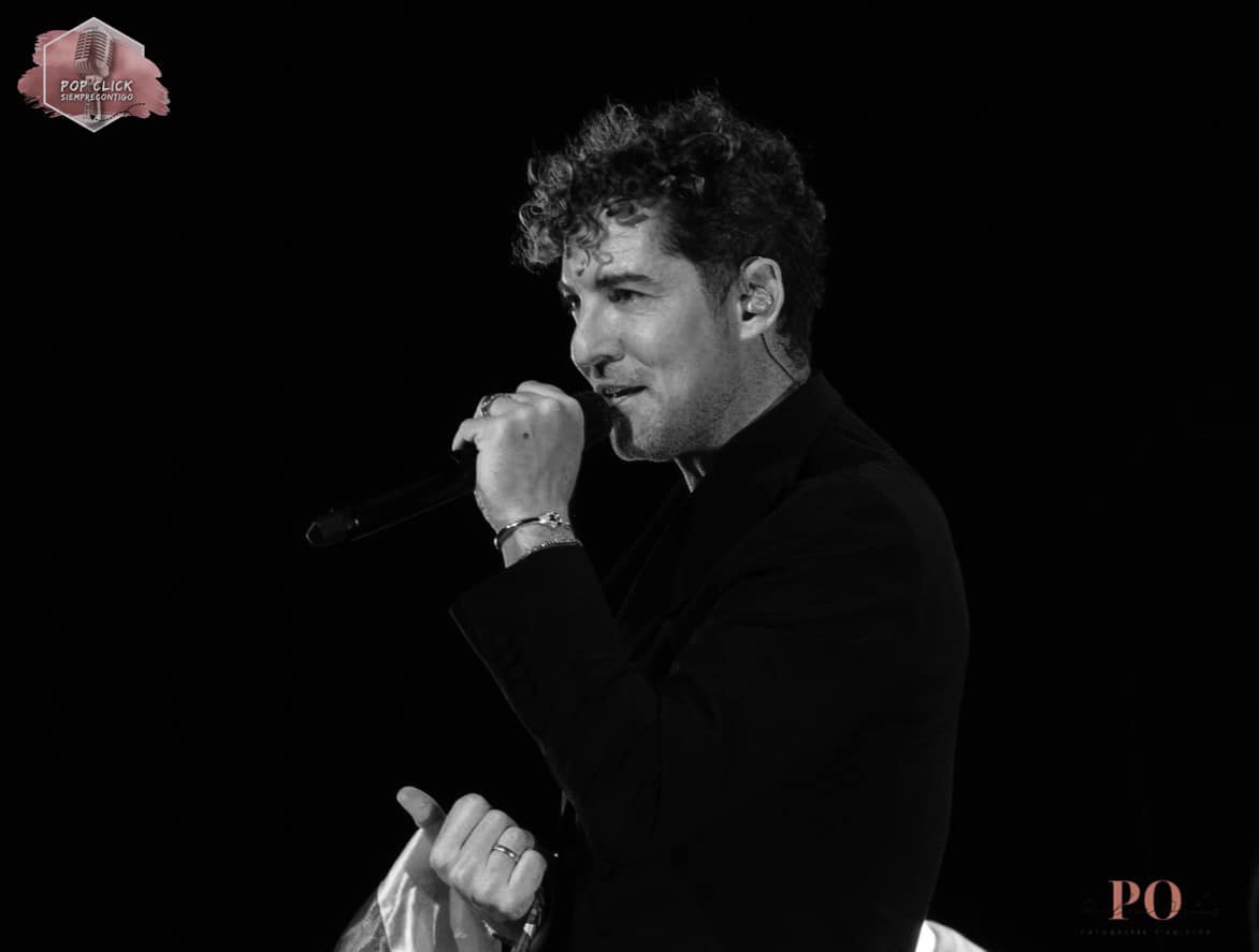 PepiyFernando's tweet photo. Aquí les dejamos algunas fotos del concierto de @davidbisbal que se vivió hace unos días en #Querétaro
Un concierto que dejó huella en todos los asistentes. Ayudando a recordar y a cantar los grandes éxitos del cantante.
#PopClick #SiempreContigo https://t.co/wFLEz6XRUp https://t.co/wggTe69Gsl