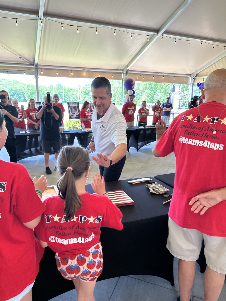 teams4taps tweet media