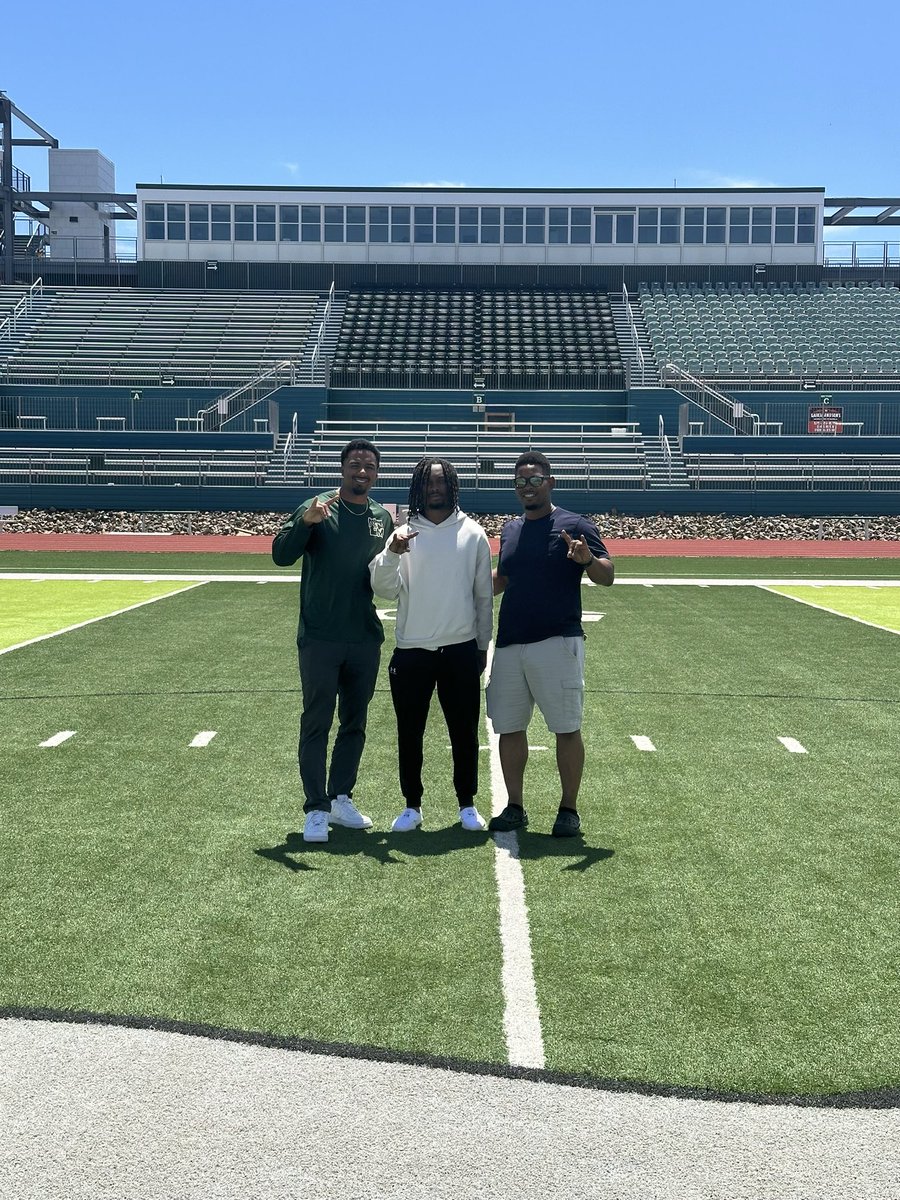 KJ_Ford4's tweet photo. Beyond Blessed and excited to announce that I will be furthering my academic and football career at Eastern New Mexico University #commited #ALLIN https://t.co/1KKpNfl7Mc