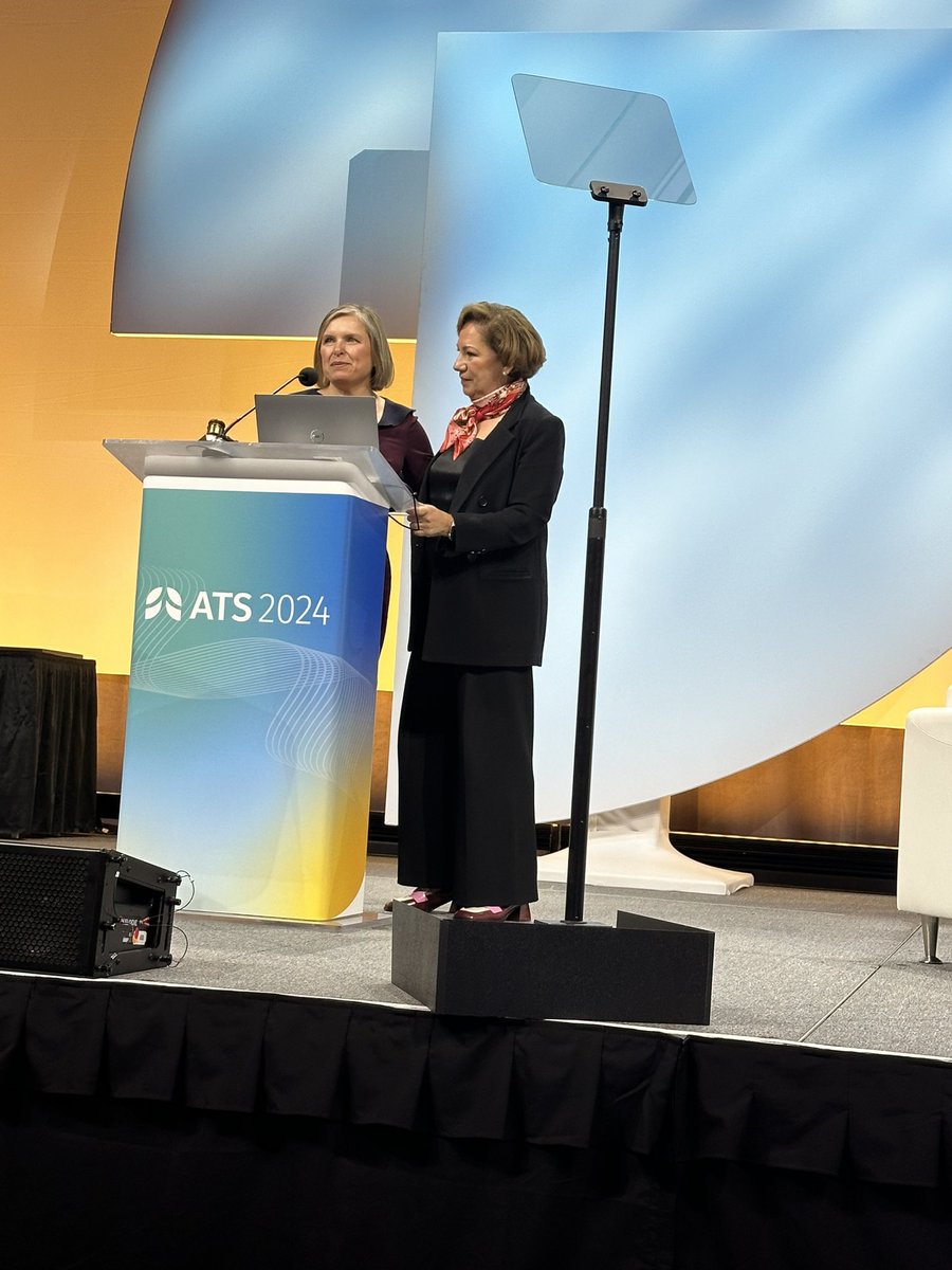 Dr. @MPatriciaRivera passes the proverbial and physical gavel of @PresidentATS of @atscommunity to @IrinaPetracheMD during #ats2024