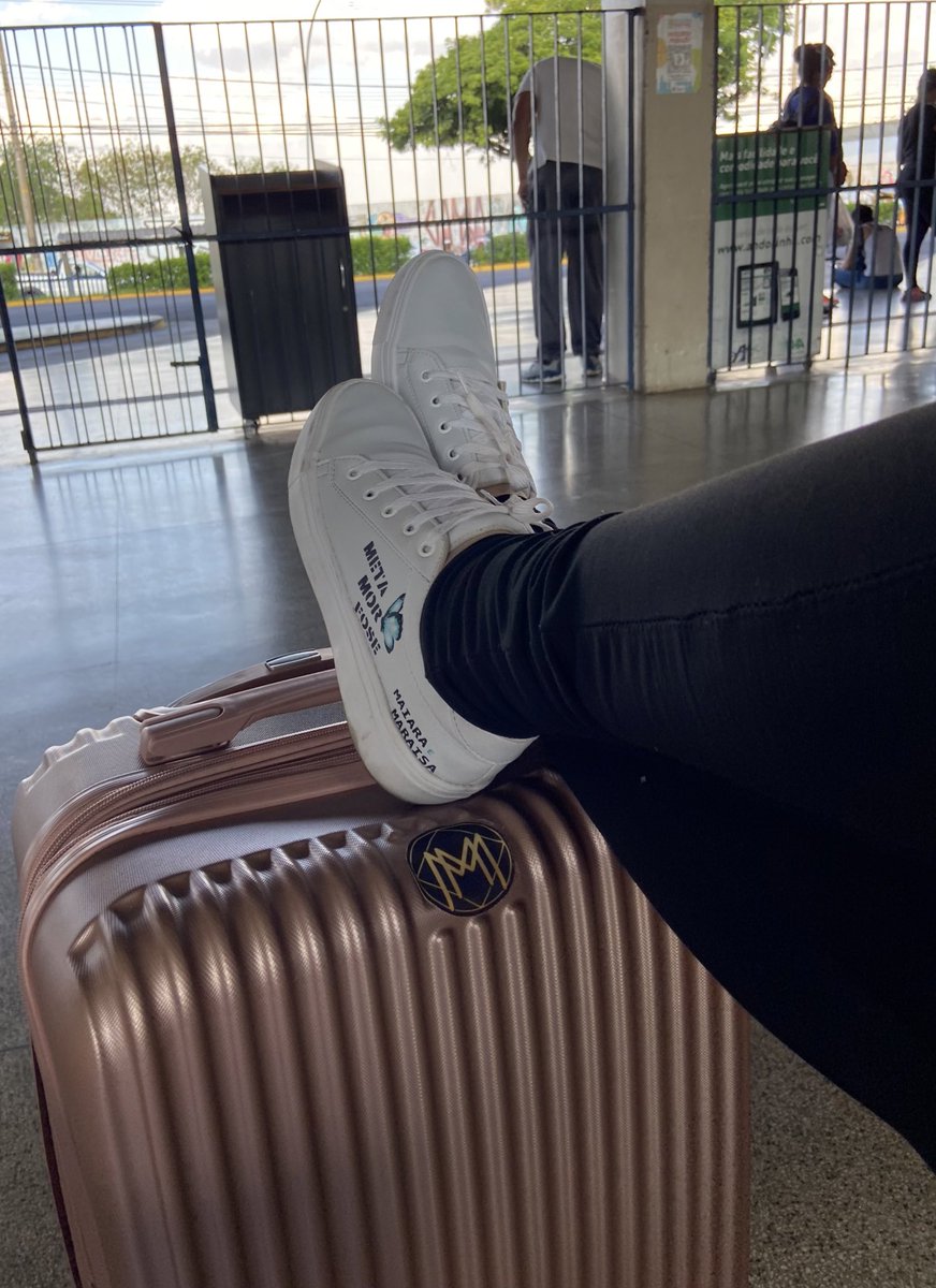 shu_cantidio's tweet photo. #PartiuGoiânia 🥰 Vamos com Deus 🙌🏻
#dvd #imemsidao #maiara #maraisa #maiaraemaraisa
#fa #vidadefa 💜 https://t.co/kwAqAHmknG