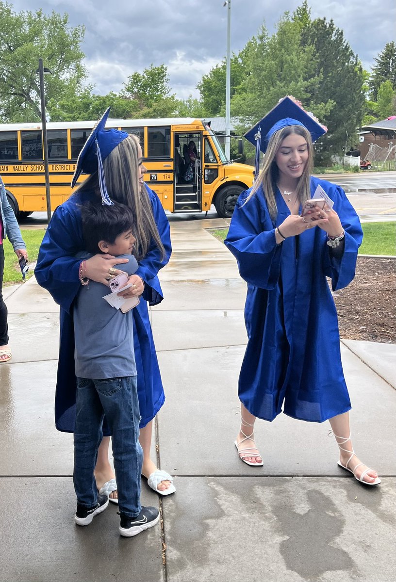 DykesDeAnn's tweet photo. Big smiles and happy tears! Congratulations to the Longmont High School class of 2024! We’re so proud of you! Thank you for stopping by Northridge so we could clap and cheer! @NREL_Bengals @SvvsdSchuh @SVVSDsupt @LongmontHS https://t.co/06ie8qKmJP
