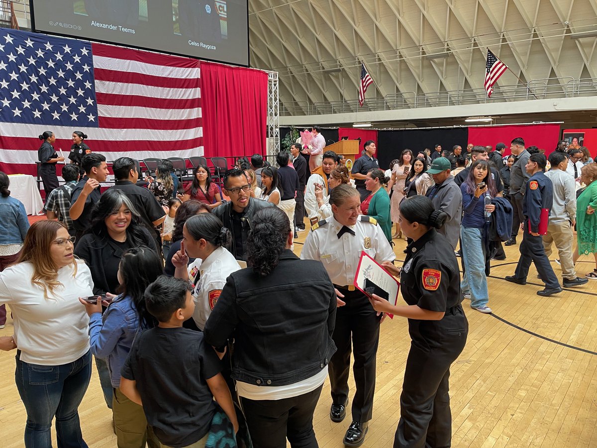 LAFDChief's tweet image. I'm so proud of the LAFD Fire & EMS Magnet Program 2024 graduates. You continue to impress me & inspire all of us, giving a bright hope to the future of our dept & the fire service.
I want to invite HS students interested in the program to visit joinlafd.org for info.