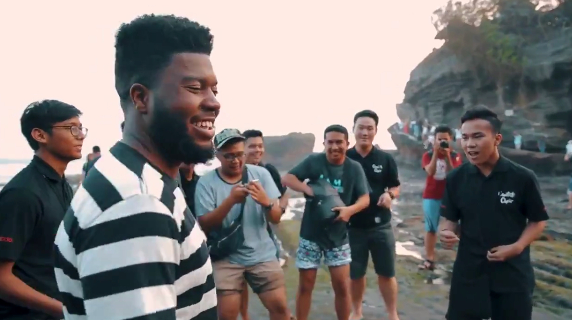#NP: Young Dumb & Broke - @thegreatkhalid 

on the #ChilledLounge

with @ayoadebobola

#MyHeartSpeaksTuesday
#TalkToBobo
#ChilledLoungeIB

Listen Online: r2929fm.com.ng