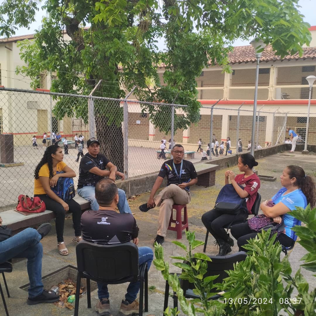 Fortaleciendo la tropa Infocentro <a href="/Gabrielasjr/">Gabriela Jiménez</a> <a href="/NicolasMaduro/">Nicolás Maduro</a> <a href="/LuisinfoVe/">Luis la Rosa📱💻🇻🇪</a>