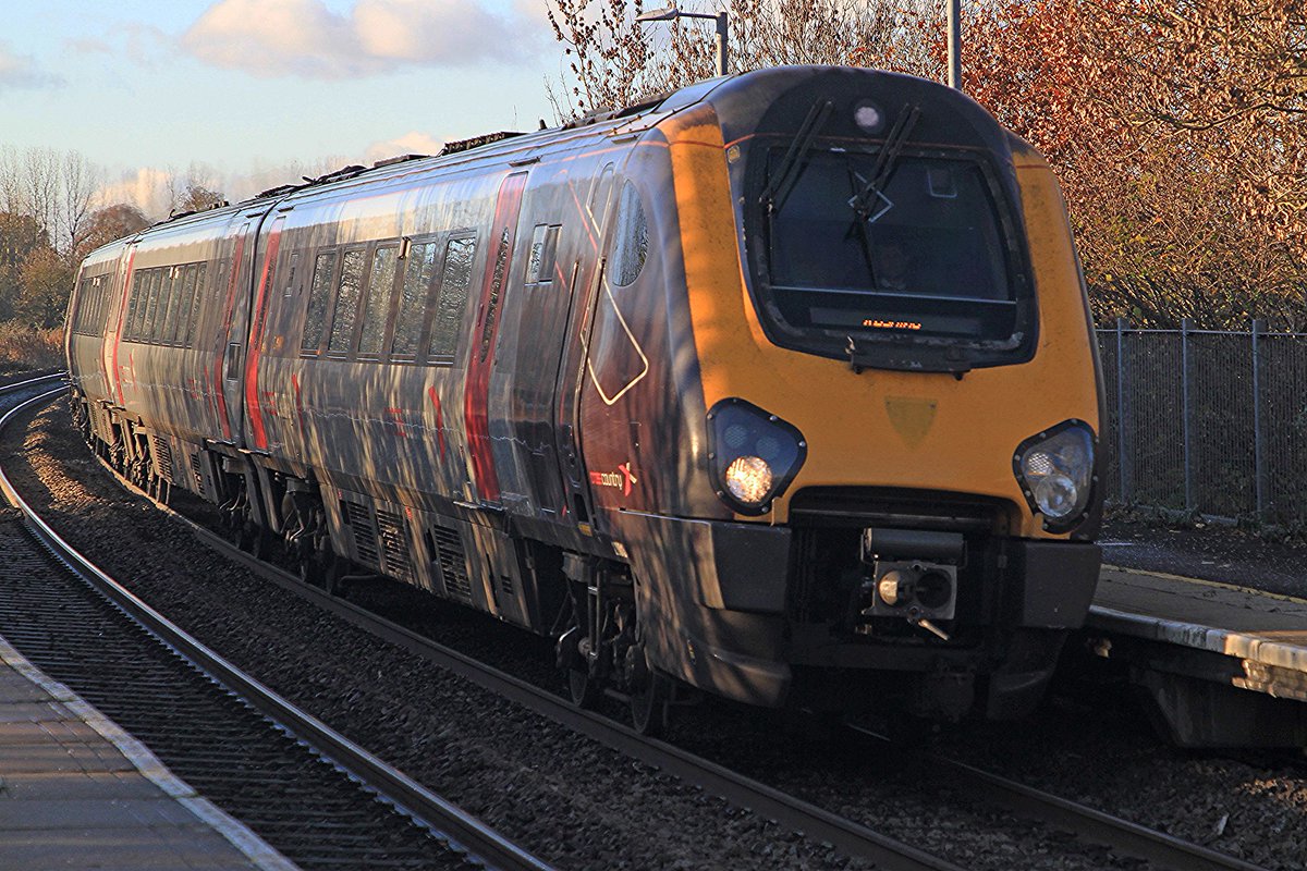 williampgwebb's tweet image. We don't know how long it will before the @CrossCountryUK Class 220 and Class 221 Voyagers are replaced #Class220 #Class221 #CrossCountry #Voyager