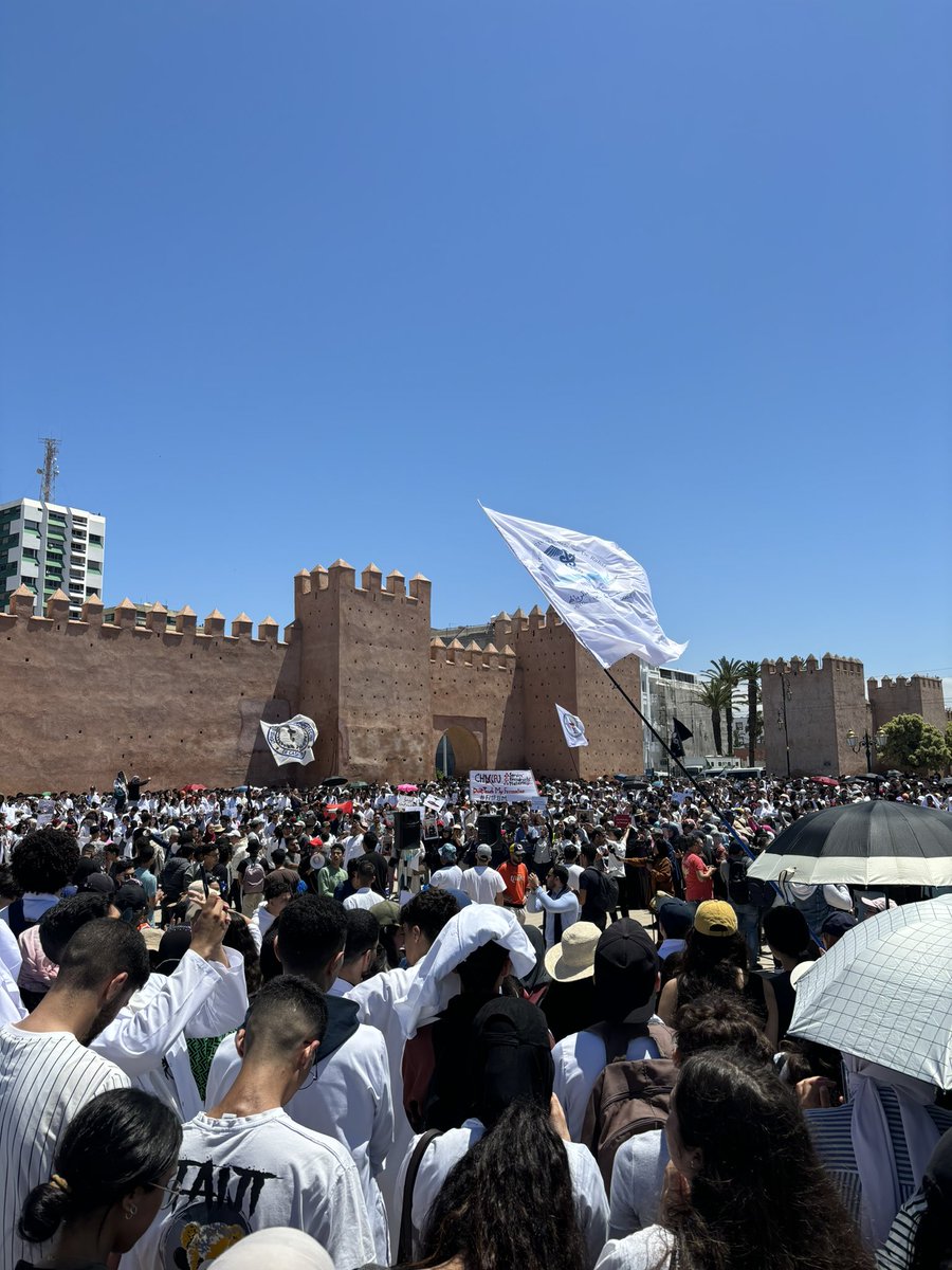 Nounii61's tweet photo. *#DoctorsUnderOppression*
*#Ne_Touche_Pas_A_Ma_Formation*
*#Ne_Touche_Pas_A_Mon_Representant*
*#التكوين_الطبي_و_الصيدلي_بالمغرب_يحتضر* https://t.co/zOPanFcjJv