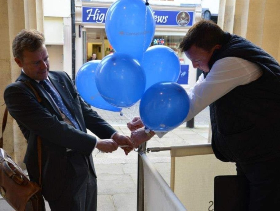 Andrew__Kennedy's tweet photo. I have been @cmackinlay's friend for almost 20 years, and his election agent at every election he has fought as a Conservative (bar one!)

He is a man of unmatched political principle and personal courage. I will be proudly his side again this time. 

Bring it on! https://t.co/ihIaA7I7RZ