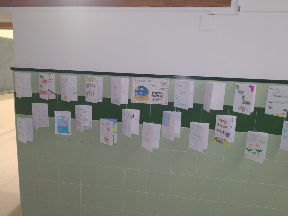 EOIBarbastro's tweet photo. Los departamentos de inglés y francés ya han recibido las postales de verano del alumnado de quinto y sexto de primaria del Ceip La Merced ¡Muy chulas! 😍 #eTwinning #etwinningproject #etwinningschool https://t.co/TAYPJQ5ALu