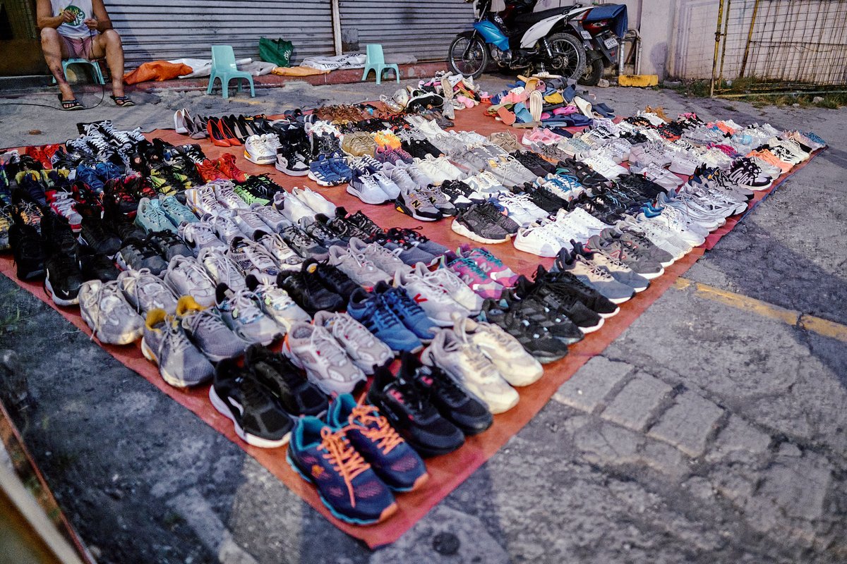 Shoe Mart #streetphotography #streetphotographers #lensculturestreets #streetphotographer #thestreetphotographyhub #beststreets #documentaryphotography #documentaryphotographer #filmsimulation #kodachrome64 #Kodachrome #cebu #capturedmoments #streetphotographerscommunity #film