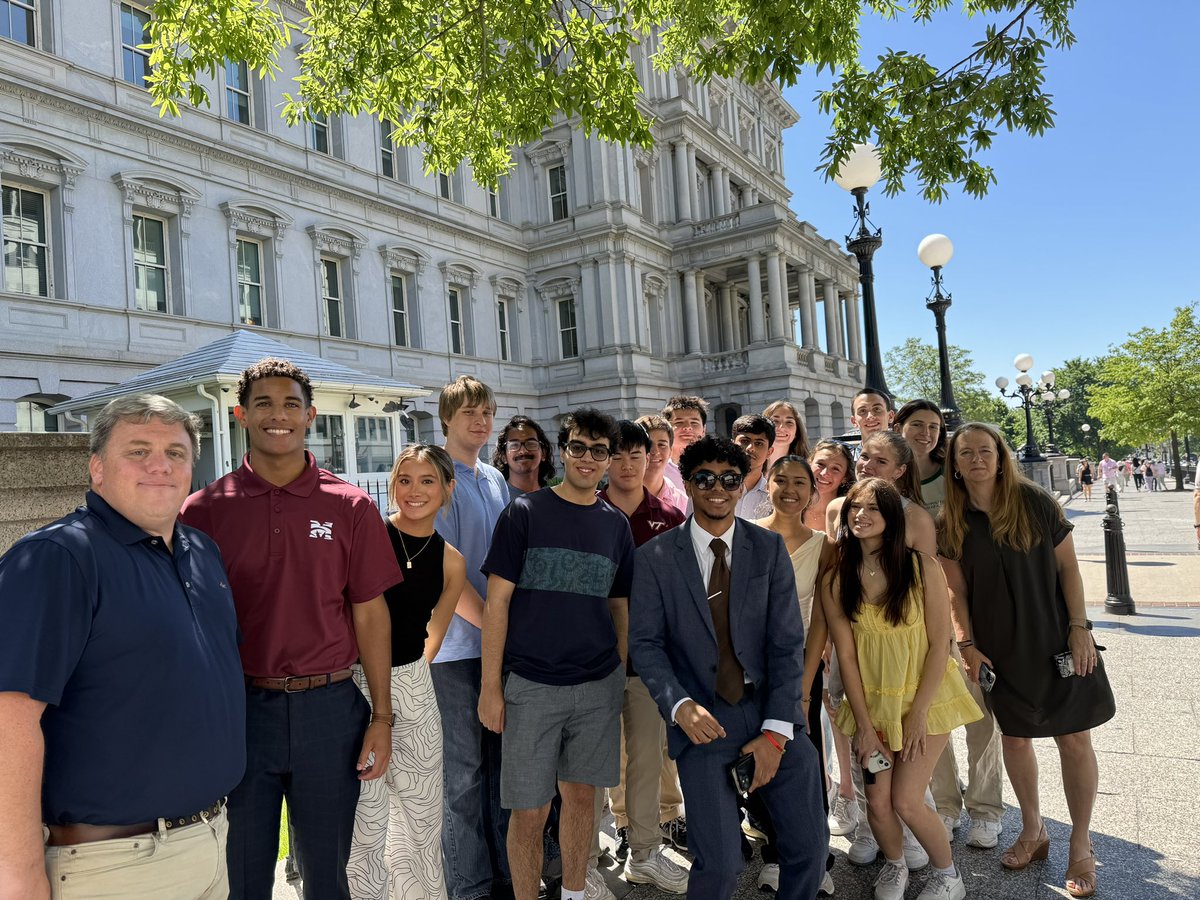 Riverside Alum, Christian Yohannes, taught class today for our kids at the White House…too cool 😎