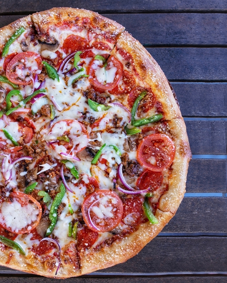 Chowin' down! 🍕 

𝘊𝘏𝘖𝘞 𝘋𝘖𝘞𝘕 𝘱𝘦𝘱𝘱𝘦𝘳𝘰𝘯𝘪, 𝘴𝘢𝘶𝘴𝘢𝘨𝘦, 𝘣𝘢𝘤𝘰𝘯, 𝘮𝘶𝘴𝘩𝘳𝘰𝘰𝘮𝘴, 𝘰𝘯𝘪𝘰𝘯𝘴, 𝘨𝘳𝘦𝘦𝘯 𝘱𝘦𝘱𝘱𝘦𝘳𝘴, 𝘵𝘰𝘮𝘢𝘵𝘰𝘦𝘴

#chowpizza #raleighpizza #raleighnc #raleighrestaurants #raleighfoodpics #urbanfoodgroup instagr.am/p/C7Plr52SAkU/