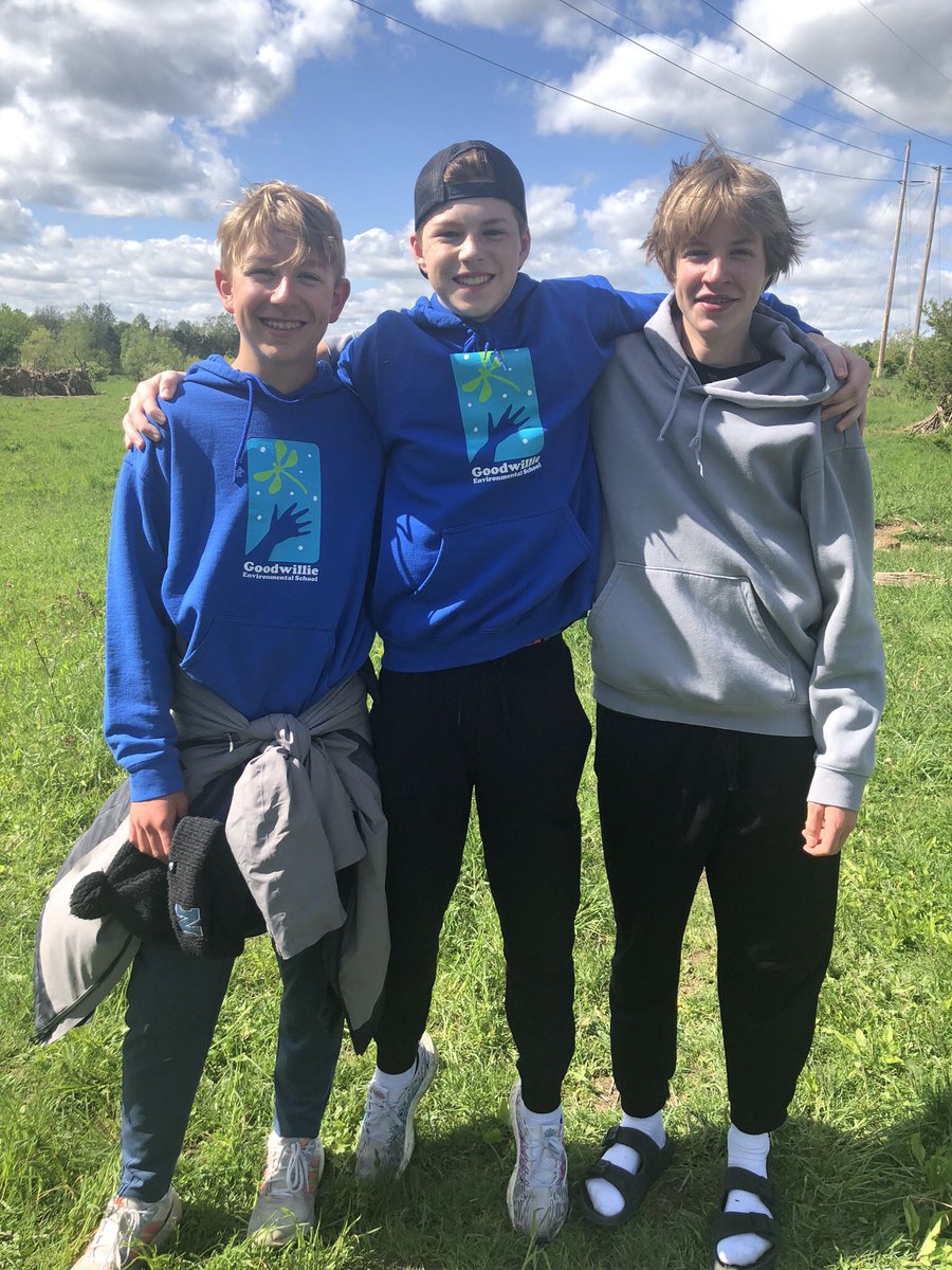 ForestHillsPS's tweet photo. Happy 25th anniversary to Goodwillie Environmental School! They held a reunion for students, alumni, and families, and over 500 guests attended. If you attended, share with us your pics. and let us know how Goodwillie impacted your life! ❤️🌻🐸🌳🦆 https://t.co/RPuJyDr7xc