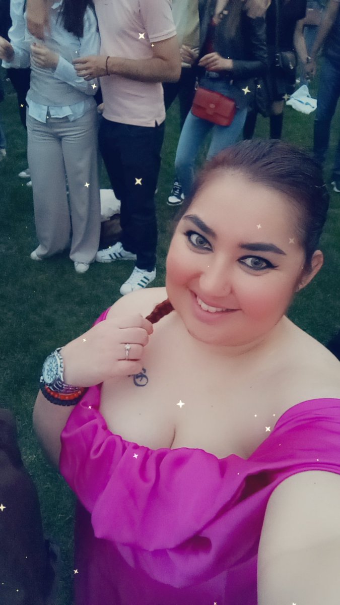 MiaColucci90BGD's tweet image. ... &quot;volaré, oh-oh, cantaré,oh-oh-oh-oh&quot;... 🥰💃🏼🌷🪇🥁🪘🎸💕💕

#GipsyKings
#BelgradeWaterfront
#efinity