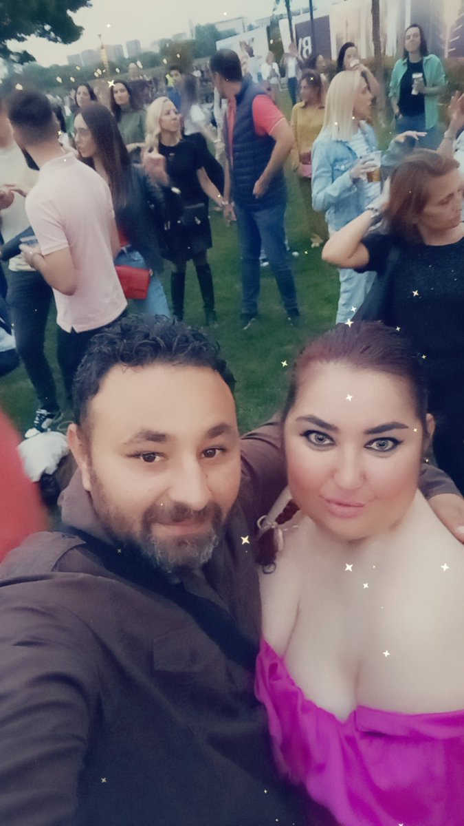 MiaColucci90BGD's tweet image. ... &quot;volaré, oh-oh, cantaré,oh-oh-oh-oh&quot;... 🥰💃🏼🌷🪇🥁🪘🎸💕💕

#GipsyKings
#BelgradeWaterfront
#efinity