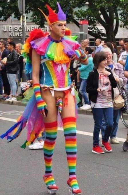 Lykten_no's tweet photo. @LineHoem Dette er pride-bevegelsens sanne ansikt. Og de ønsker å presse dette inn i barna våres barnehager og klasserom. #NEI #Pedofili #Overgrep #Politiet https://t.co/L1Wm0sfqWQ