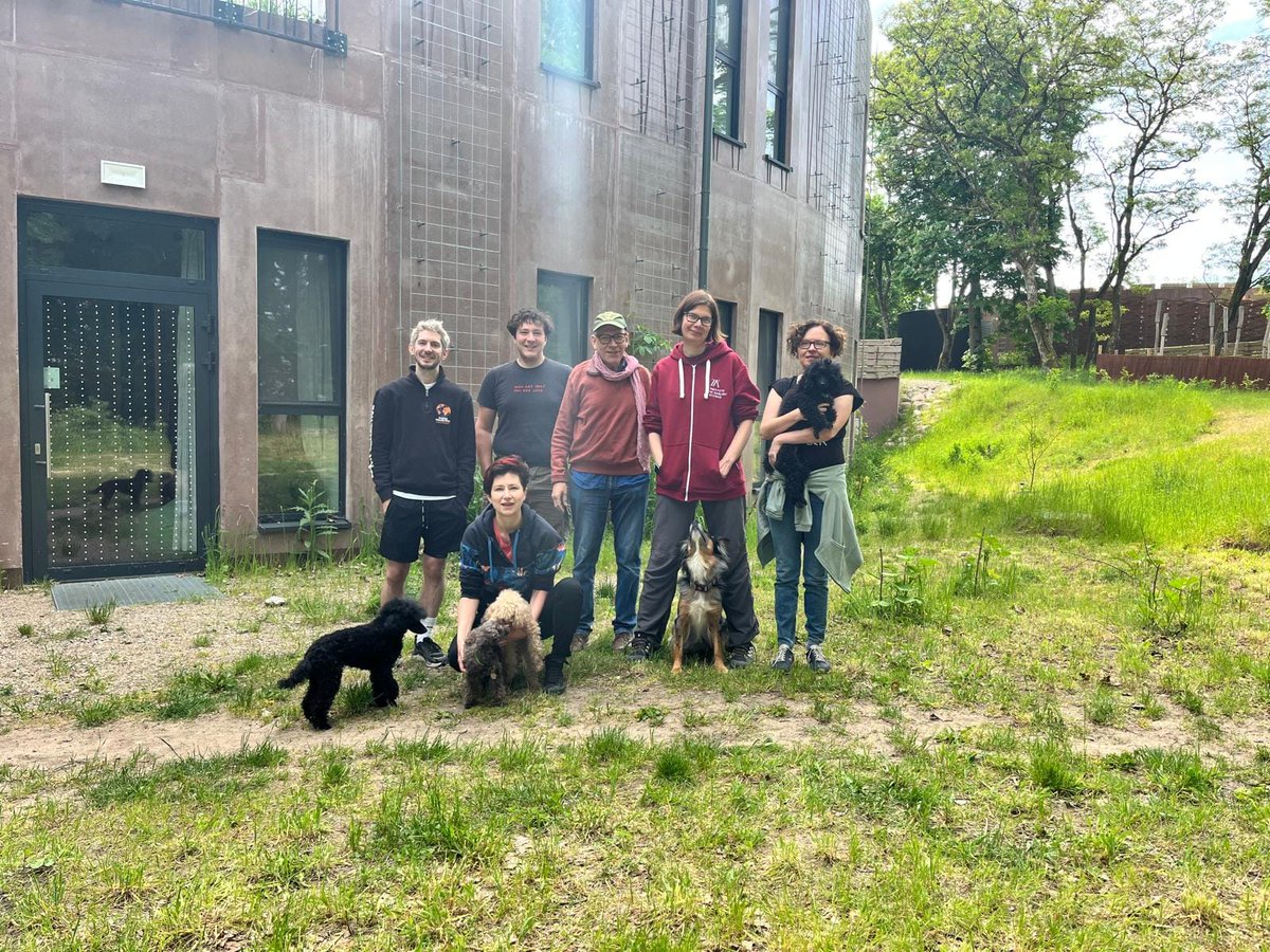 HarmonyFigs's tweet photo. 🐶🔍More than half of Prof. Clive Wynne 's visit is already behind us. We started with an interesting  brainstorming session about the use of speech buttons in dog-human  communication. https://t.co/sjbOCEGbkw