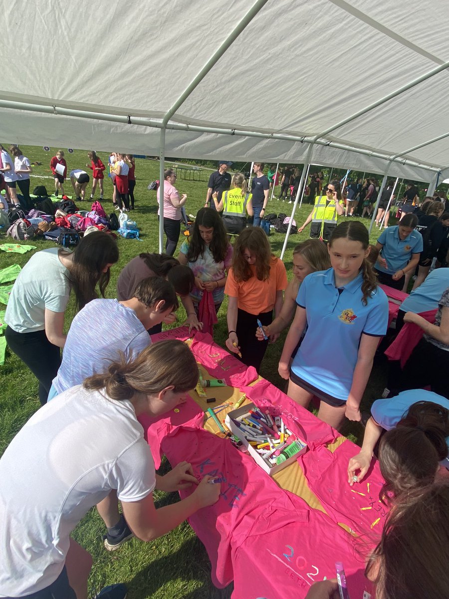 Fantastic Devon School Games Girls Neon Colour Run today at Okehampton - Thanks to <a href="/activedevon/">Active Devon</a> and <a href="/SGDevon/">Devon School Games</a> for facilitating. Great turn out from E Devon schools  <a href="/KingsSchoolOSM/">TheKing'sSchoolOSM</a> <a href="/AxeAcademyPE/">Axe Valley Academy PE</a> <a href="/HonitonCC/">HCC</a> <a href="/ataylor_PE/">A Taylor</a> <a href="/CGSSPORTS/">CGSSPORTS</a> <a href="/TheKingsOSMPE/">PE Dept OSM</a>. Well done all <a href="/YourSchoolGames/">School Games</a>