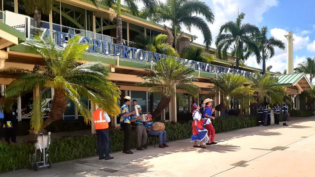 Get ready to be welcomed in true #DominicanRepublic style! Start your day of adventures with a warm greeting that will make you feel right at home!

 #travelgoals #connectingworlds #travel #airport #laromana #caribbean #music #dance #culture #airlines #aviation #flight #GoDomRep