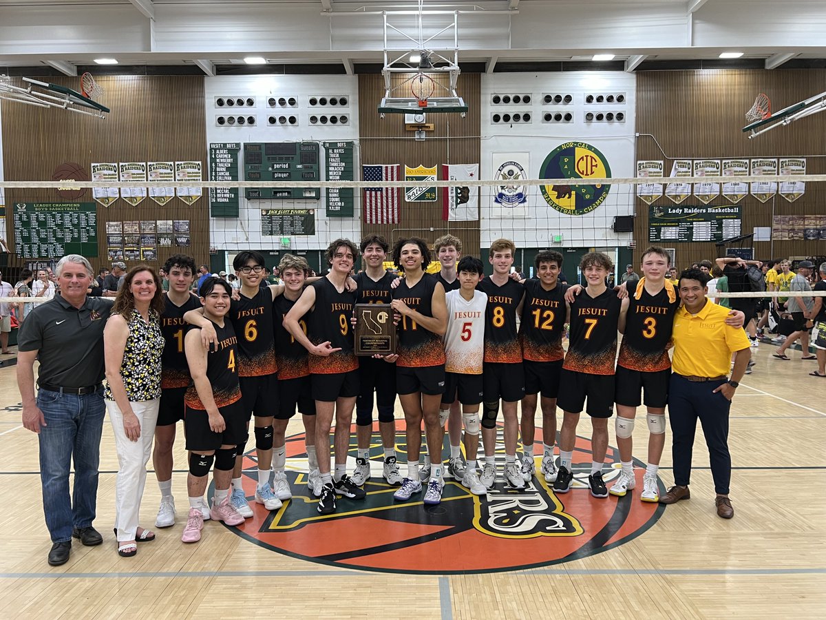 The varsity volleyball team has secured 2nd place in the 2024 CIF Boys Volleyball DII NorCal Regional! Their hard work, determination, and team spirit have truly paid off, and we couldn't be prouder of their incredible achievement. Keep soaring high and showcasing your