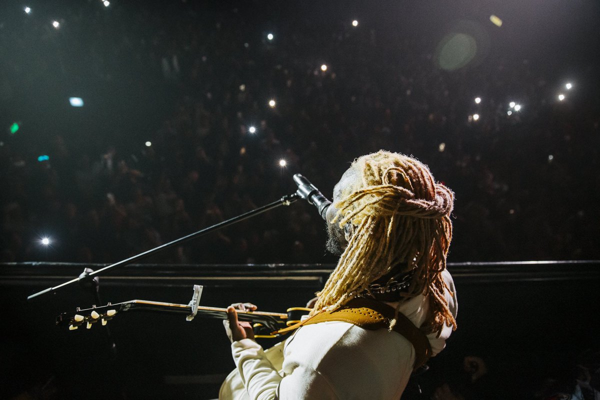 BlackPumasMusic's tweet photo. Bogotá, what a fantastic show last night! 🇨🇴

We had such an incredible time in South America - thank you all for making this run so special ❤️

📸 Cristian Pérez https://t.co/9giDY7jNlN