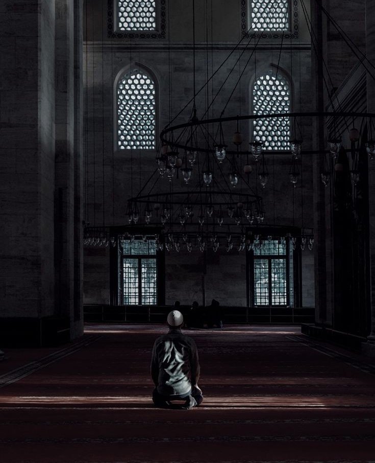 Allah'ım benim için yazılmamış şeylere bağlanıpta kalbimi hüzün yurdu olmaktan koru.