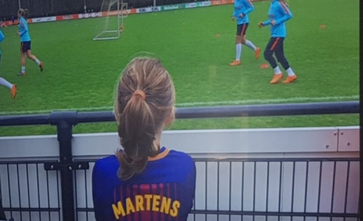Postma11's tweet image. Na het succesvolle EK in 2017 wilden vele voetbalmeiden - jong en oud - Lieke zijn. De voornaam zei genoeg. Dan ben je een grote. 

#oranjevrouwen