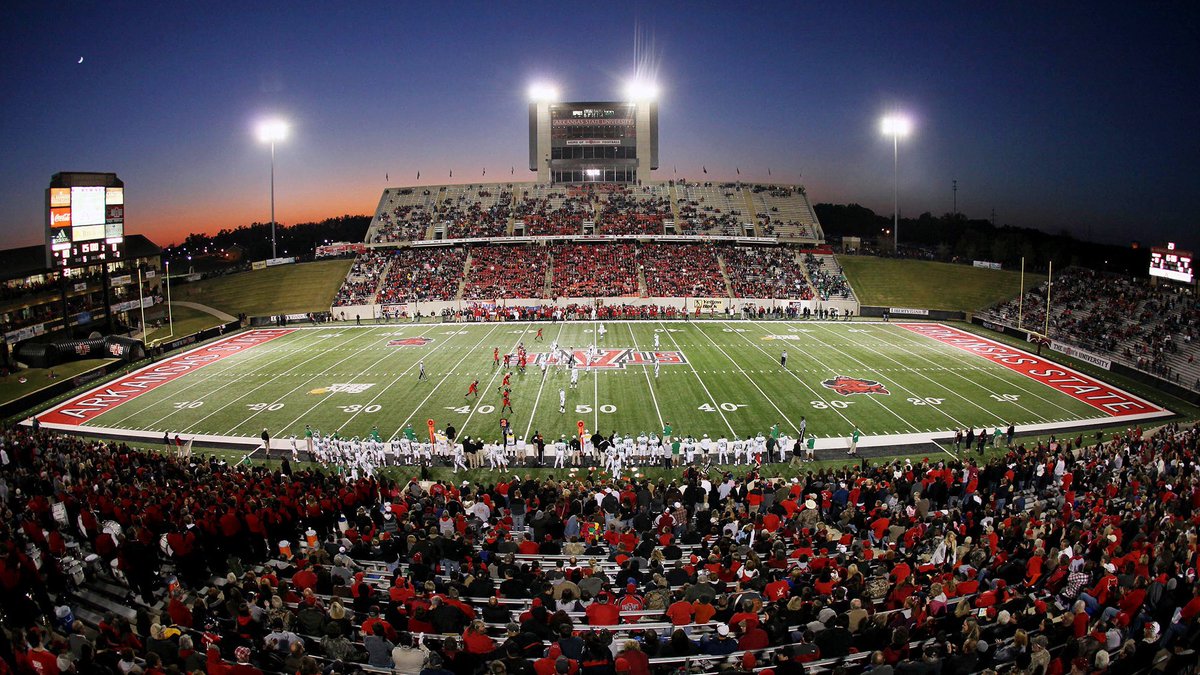 After a great talk with @Coach_GMcCarley I am blessed to receive an offer from Arkansas State University❤️🖤#GoWolves🐺@CoachDDuggan @shayhodge3 @MeshAcademy @MacCorleone74 @MarshallRivals @BHoward_11 @Rebels247 @samspiegs @ChadSimmons_ @Zach_Berry @DukestheScoop