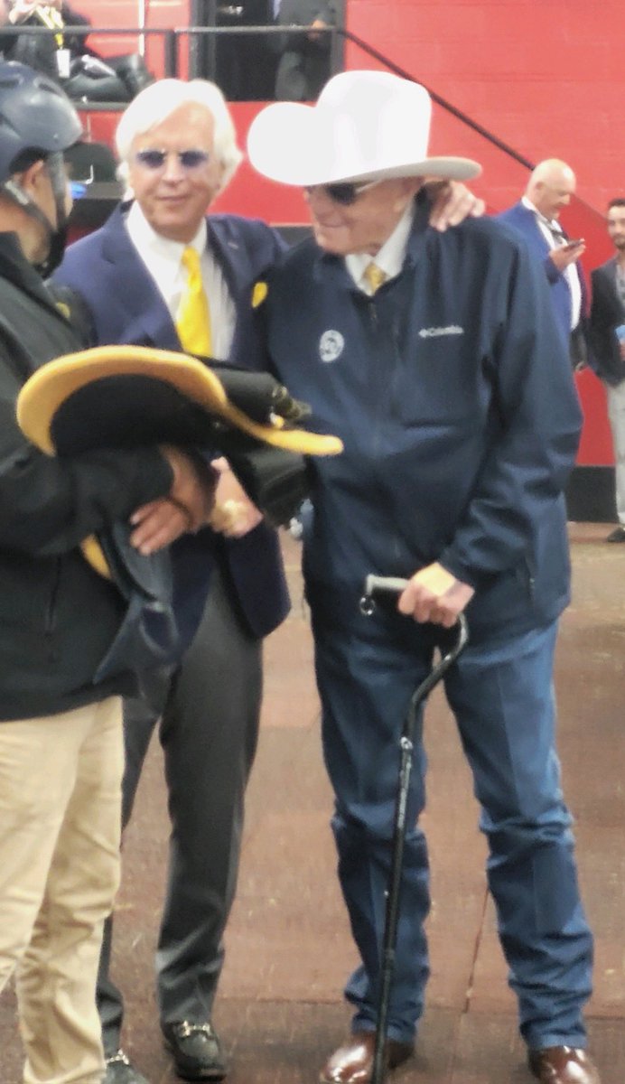 A quiet scene in the paddock where you wish you could’ve listened in, but better to soak in this moment with respect of two #legends   32 #TripleCrown #Wins   38 #BreedersCup #Victories  Rewriting History, Changing The Game #WayneLukas @BobBaffert