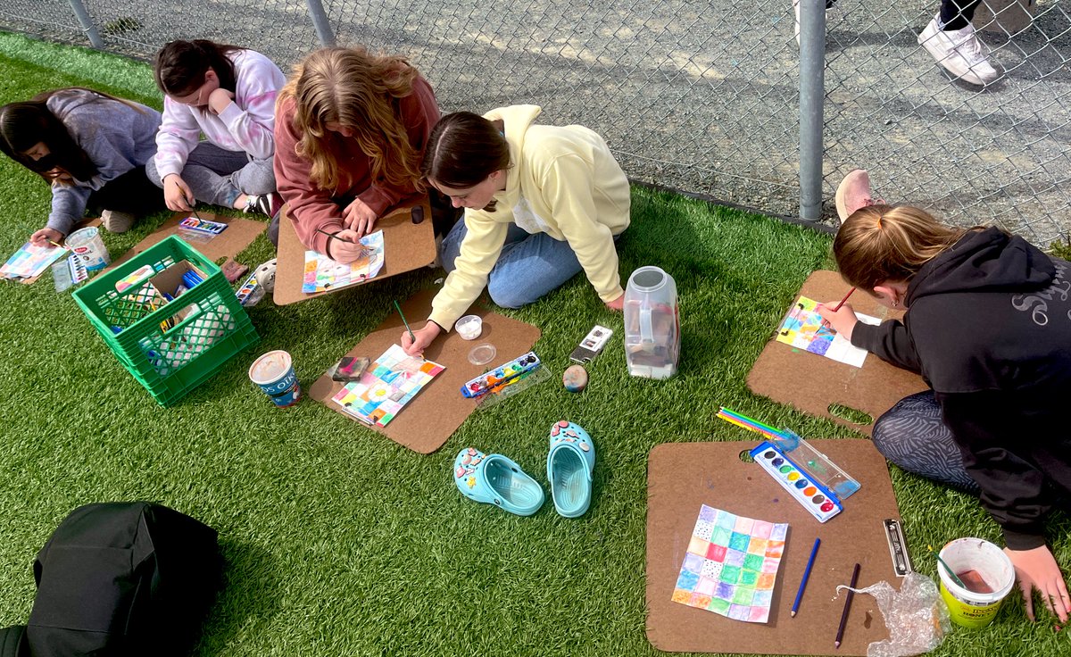 Getting some sunshine in Grade 7 Art today :) <a href="/BrooksideInt/">Brookside Intermediate</a>