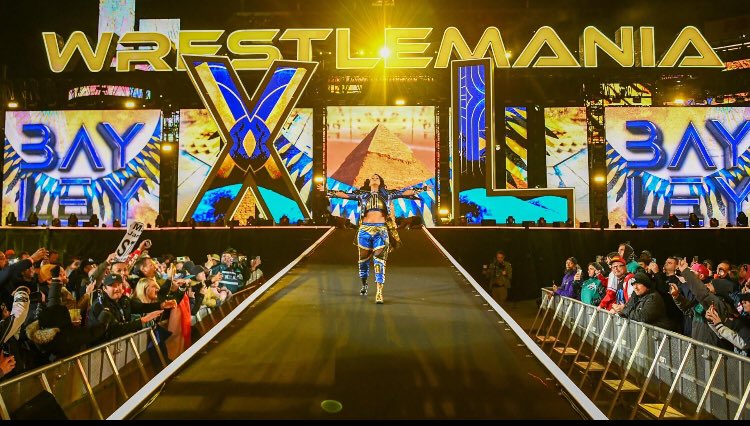 wweBayley200's tweet photo. https://t.co/KZzuRDn8aH