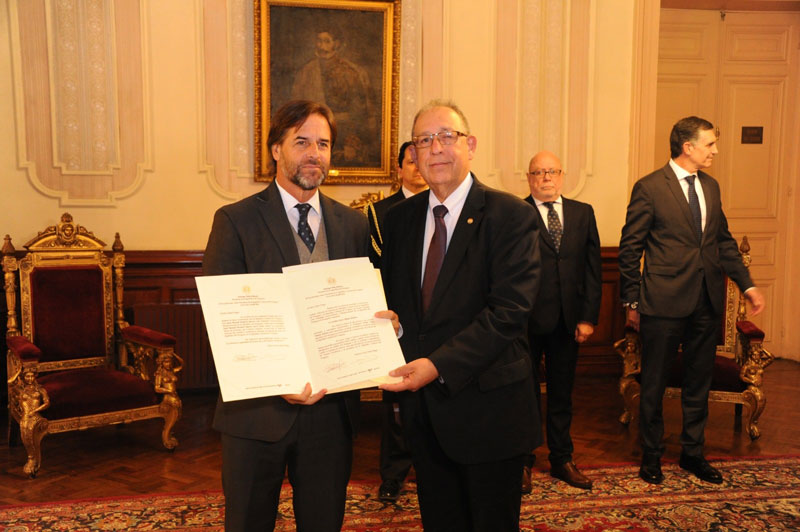 Embajador de Paraguay presentó cartas credenciales al presidente de Uruguay. ➡️lc.cx/ncbJ_X