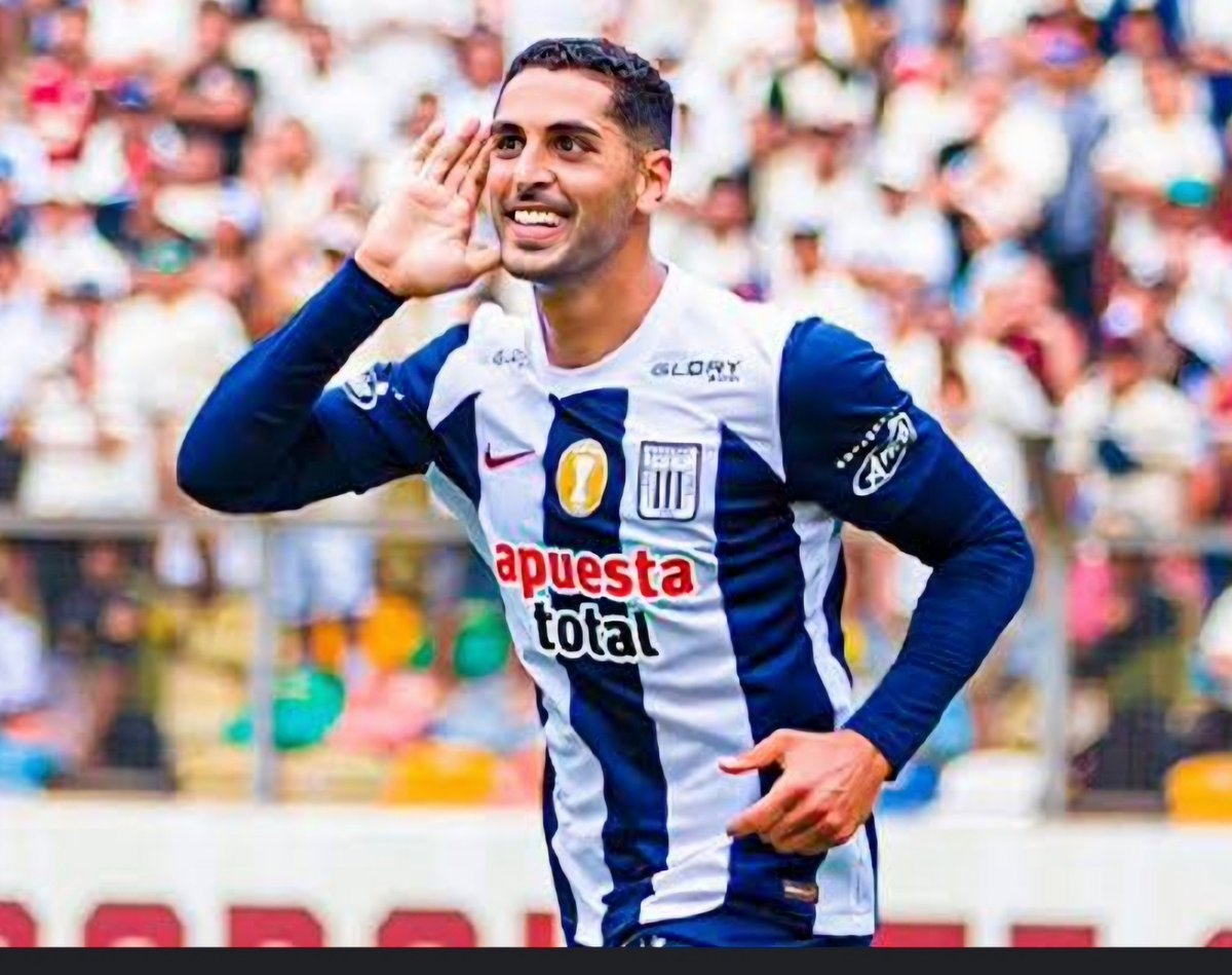 Buena noticia para Alianza Lima. Pablo Sabbag desde hoy entrenó a la par que el resto de sus compañeros en el complejo deportivo EGB. El delantero colombiano está de regreso y promete gritar muchos goles en lo que resta de la temporada 2024.