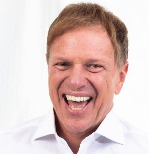 greff_wolf's tweet image. Você falava mal da sua vó quando ela comprava coisas da #shoptime mas toda semana compra no @MercadoLivre @amazon @AliExpressBR né?