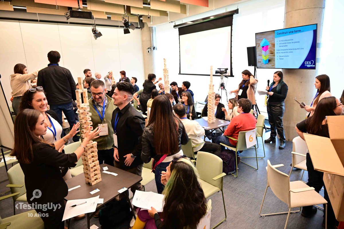 testingUY's tweet photo. 🗂 Volvemos a abrir la carpeta de fotos de la edición 2024 de #TestingUy, y esta vez presentamos el registro de la Actividad lúdica Construcción de software y testing, de la mano de Karen Amaro y Malva Tajam.
+ https://t.co/rn6tv5OHjo