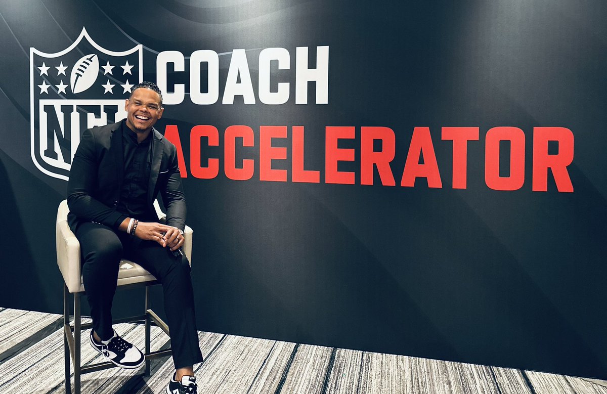 RealChadRicardo's tweet image. Round 3️⃣ with the SHIELD: NASHVILLE

Beyond an honor to continue in partnership with @NFL #AcceleratorProgram — an initiative designed to help prepare coaching and executive candidates for their opportunity the moment it presents itself.

As the media consultant I have the…